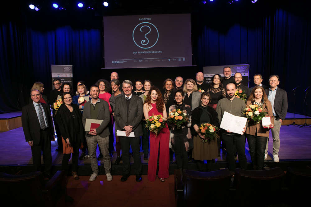 Überreichung 25. Radiopreis der Erwachsenenbildung / Katharina F.-Roßboth, Katharina F.-Roßboth Überreichung 25. Radiopreis der Erwachsenenbildung, Büro Medienpreise der KEBÖ - Konferenz der Erwachsenenbildung Österreichs, Verband Österreichischer Volkshochschulen, Radiokulturhaus, 1040 Wien, Argentinierstraße, Jänner 2023