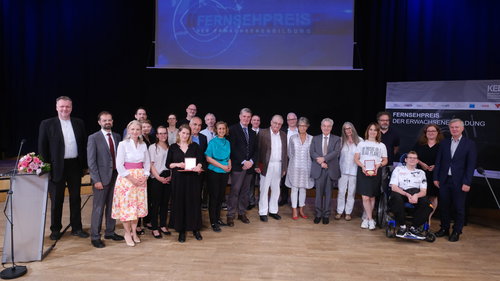 55. Fernsehpreis der Erwachsenenbildung / G?nther Pichlkostner '55. Fernsehpreis der Erwachsenenbildung', 'Sechsfache Auszeichnung f?r den ORF.' Sechsfache Auszeichnung f?r den ORF beim 55. Fernsehpreis der Erwachsenenbildung'Am Schauplatz' und 'Schrille Nacht' ausgezeichnetSechsfache Auszeichnung f?r den ORF